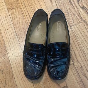 Cole Haan Loafers Women Size 9 Black patent Leather Flats Slip Ons